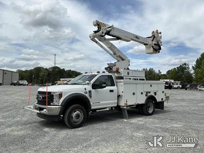 Altec AT41-MH, 45 ft, Articulating & Telescopic Material Handling Bucket Truck