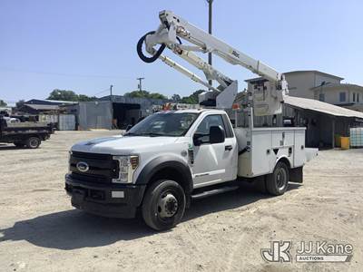 Altec AT40G, 45 ft, Articulating & Telescopic Bucket Truck