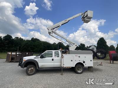 Versalift SST40EIH, 45 ft, Articulating & Telescopic Bucket Truck