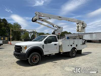 Altec AT40G, 45 ft, Articulating & Telescopic Bucket Truck