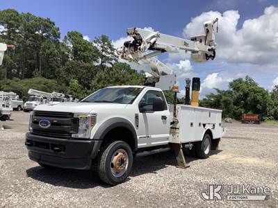 Altec AT41M, 45 ft, Articulating & Telescopic Material Handling Bucket Truck