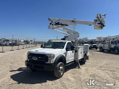 Altec AT41-M, 46 ft, Articulating & Telescopic Material Handling Bucket Truck