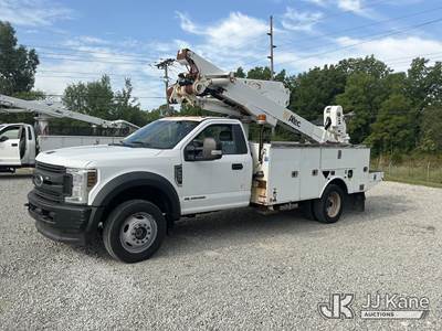 Altec AT41M, 46 ft, Articulating & Telescopic Material Handling Bucket Truck