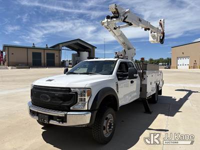 Altec AT41M, 45 ft, Articulating & Telescopic Material Handling Bucket Truck