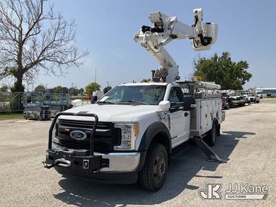 Altec AT41M, 45 ft, Articulating & Telescopic Material Handling Bucket Truck