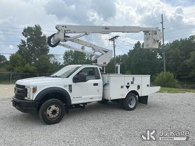 Altec AT40G, 45 ft, Articulating & Telescopic Bucket Truck