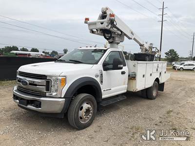 Altec AT235-P, 40 ft, Articulating & Telescopic Non-Insulated Bucket Truck