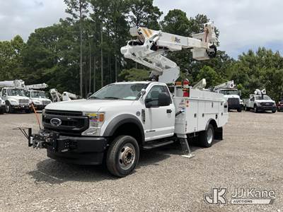 Altec AT41M, 46 ft, Articulating & Telescopic Material Handling Bucket Truck