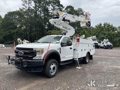 Altec AT41-MH, 45 ft, Articulating & Telescopic Material Handling Bucket Truck