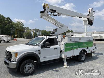 Altec AT40-MH, 45 ft, Articulating & Telescopic Material Handling Bucket Truck