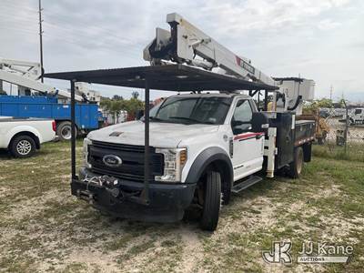 Terex LT40, 45 ft, Articulating & Telescopic Bucket Truck