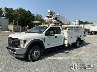 Altec AT41MH, 46 ft, Articulating & Telescopic Material Handling Bucket Truck