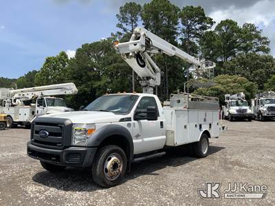 Altec AT235-P, 40 ft, Articulating & Telescopic Non-Insulated Bucket Truck