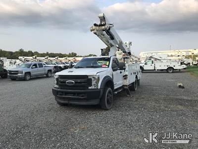 Altec AT41M, 46 ft, Articulating & Telescopic Material Handling Bucket Truck