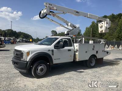 Altec AT40G, 45 ft, Articulating & Telescopic Bucket Truck