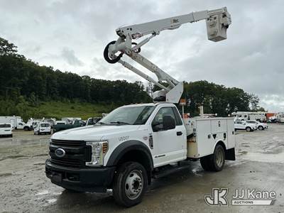 Altec AT40G, 45 ft, Articulating & Telescopic Bucket Truck