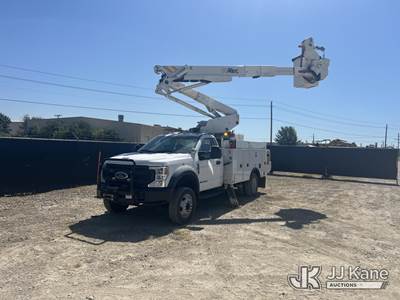Altec AT41M, 45 ft, Articulating & Telescopic Material Handling Bucket Truck