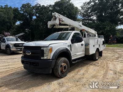 Altec AT40G, 45 ft, Articulating & Telescopic Bucket Truck