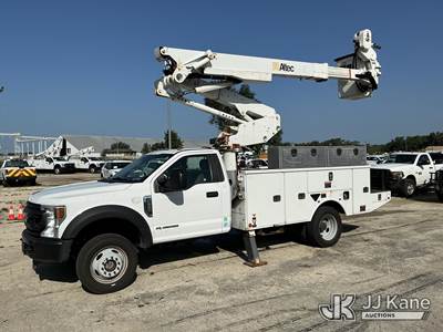 Altec AT41M, 45 ft, Articulating & Telescopic Material Handling Bucket Truck