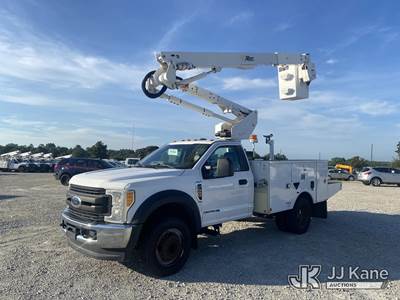 Altec AT40G, 45 ft, Articulating & Telescopic Bucket Truck