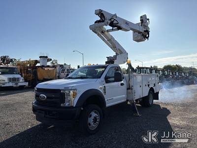Altec AT41M, 46 ft, Articulating & Telescopic Material Handling Bucket Truck