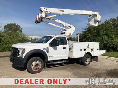 Altec AT40G, 45 ft, Articulating & Telescopic Bucket Truck