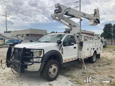 Altec AT41M, 46 ft, Articulating & Telescopic Material Handling Bucket Truck