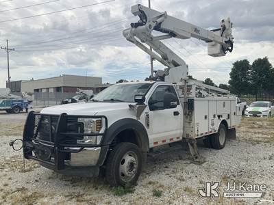 Altec AT41M, 46 ft, Articulating & Telescopic Material Handling Bucket Truck