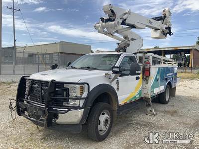 Altec AT41M, 46 ft, Articulating & Telescopic Material Handling Bucket Truck