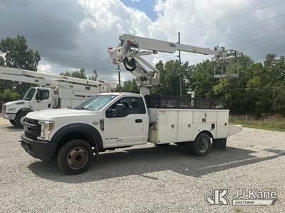 Altec AT235-P, 40 ft, Articulating & Telescopic Non-Insulated Bucket Truck