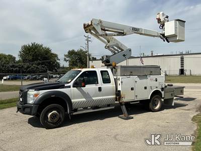 Versalift VST-40I, 45 ft, Articulating & Telescopic Bucket Truck