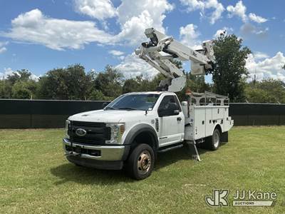 Altec AT41M, 46 ft, Articulating & Telescopic Material Handling Bucket Truck