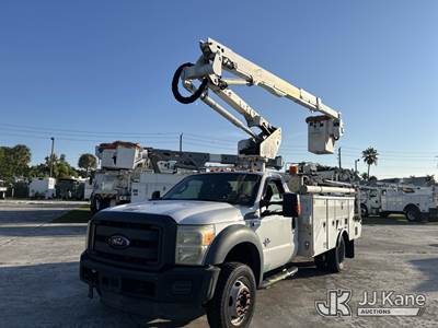 Altec AT40G, 45 ft, Articulating & Telescopic Bucket Truck