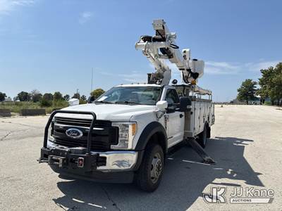 Altec AT41M, 45 ft, Articulating & Telescopic Material Handling Bucket Truck