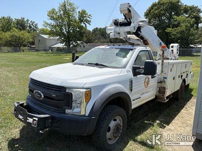 Altec AT41M, 46 ft, Articulating & Telescopic Material Handling Bucket Truck
