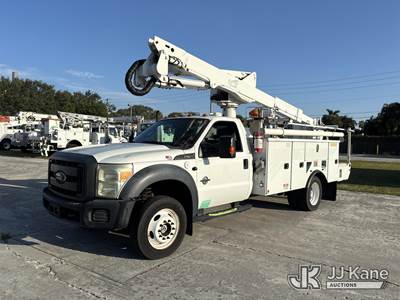 Altec AT40G, 46 ft, Articulating & Telescopic Bucket Truck