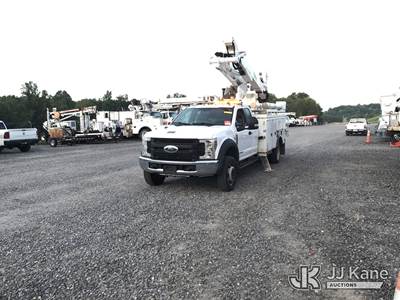 Altec AT41M, 46 ft, Articulating & Telescopic Material Handling Bucket Truck