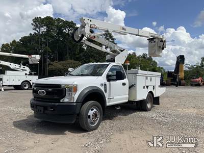 Altec AT40G, 45 ft, Articulating & Telescopic Bucket Truck