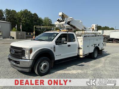 Altec AT41MH, 46 ft, Articulating & Telescopic Material Handling Bucket Truck