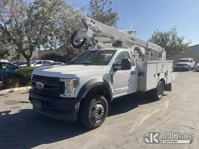 Altec AT40G, 45 ft, Articulating & Telescopic Bucket Truck