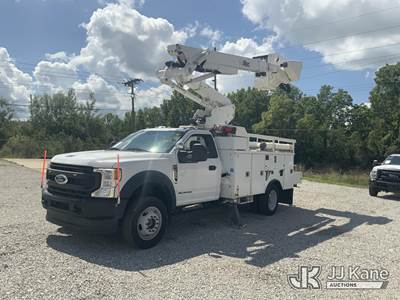 Altec AT41M, 46 ft, Articulating & Telescopic Material Handling Bucket Truck