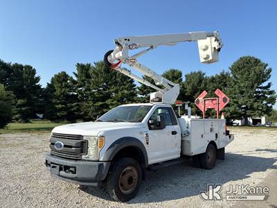 Altec AT40G, 45 ft, Articulating & Telescopic Bucket Truck