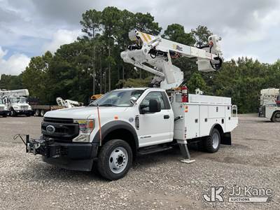 Altec AT41-MH, 45 ft, Articulating & Telescopic Material Handling Bucket Truck