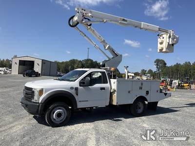 Altec AT40G, 45 ft, Articulating & Telescopic Bucket Truck