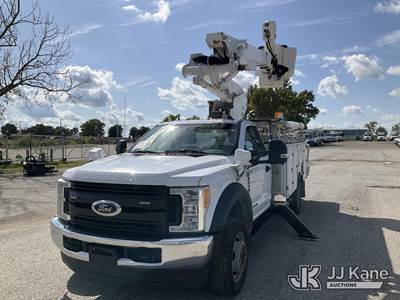 Altec AT41-MH, 45 ft, Articulating & Telescopic Material Handling Bucket Truck