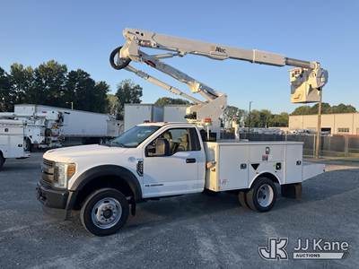 Altec AT40G, 45 ft, Articulating & Telescopic Bucket Truck