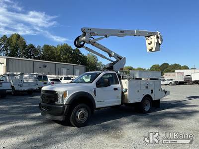Altec AT40G, 45 ft, Articulating & Telescopic Bucket Truck