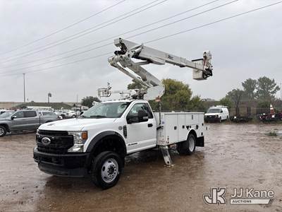 Altec AT41M, 46 ft, Articulating & Telescopic Material Handling Bucket Truck