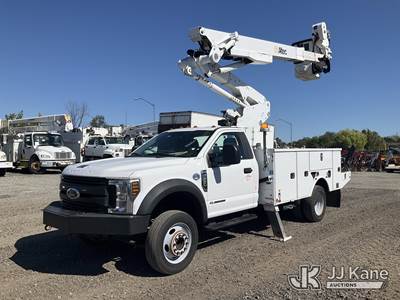Altec AT41M, 46 ft, Articulating & Telescopic Material Handling Bucket Truck