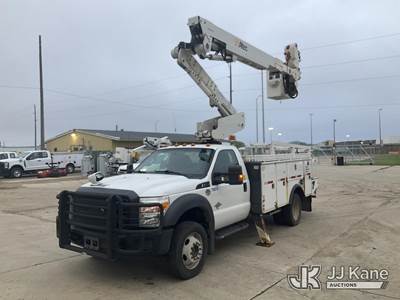 Altec AT40-MH, 45 ft, Articulating & Telescopic Material Handling Bucket Truck